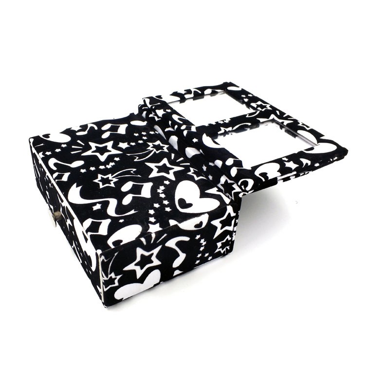 Black and white jewelry box